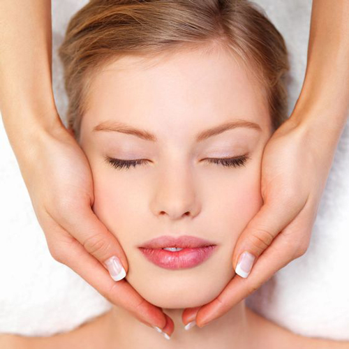 Liftingová masáž INTEGRA + hydromasáž pleťovou vodou tváre a krku