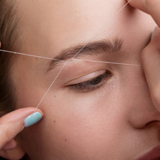 Eyebrow-THREADING – tvarovanie obočia nitkovou metódou